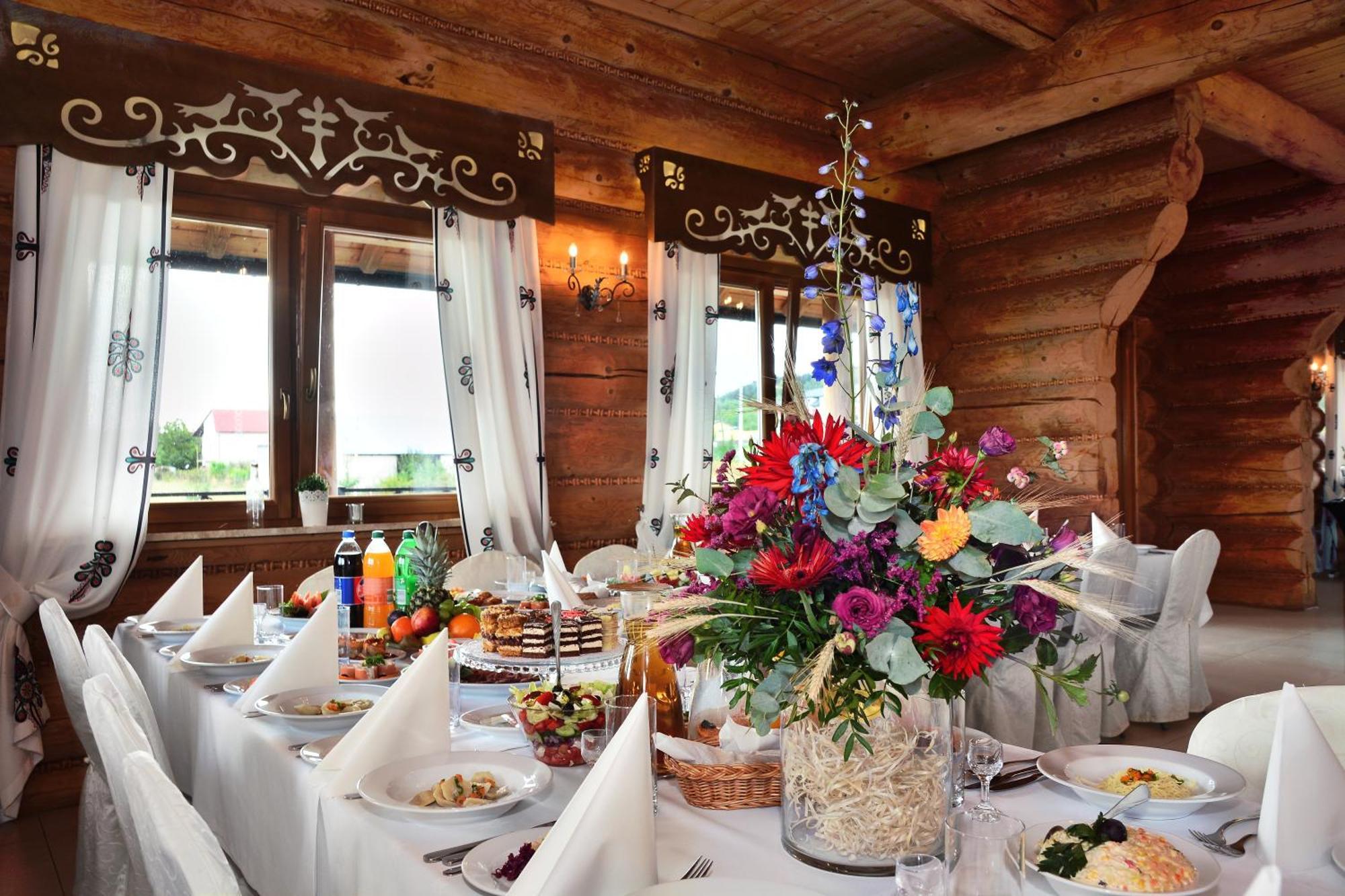 Hotel Swietokrzyski Dwor Nowa Slupia Ngoại thất bức ảnh