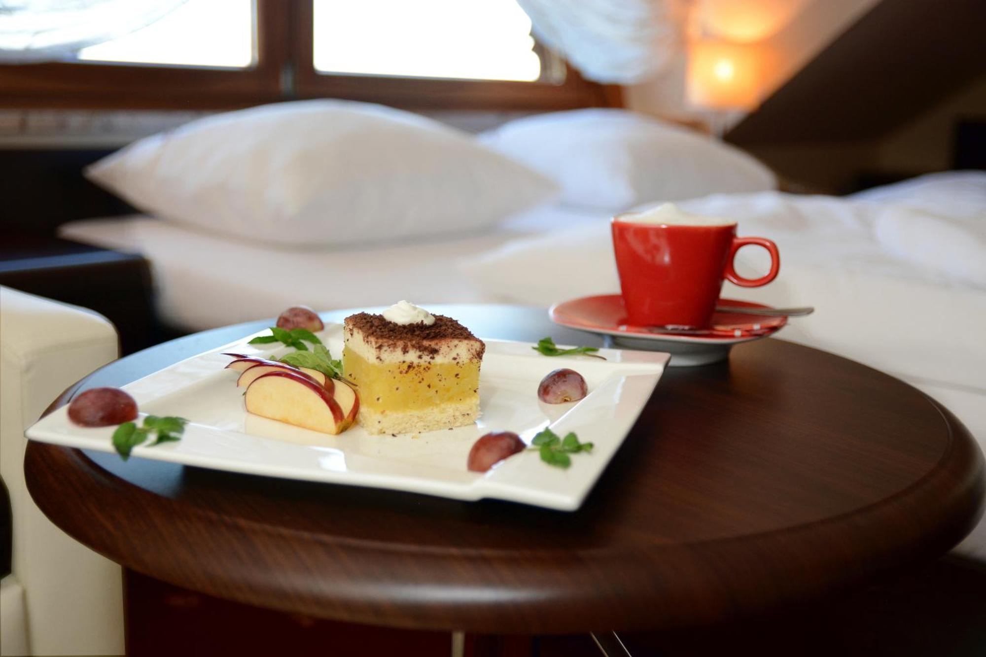 Hotel Swietokrzyski Dwor Nowa Slupia Ngoại thất bức ảnh
